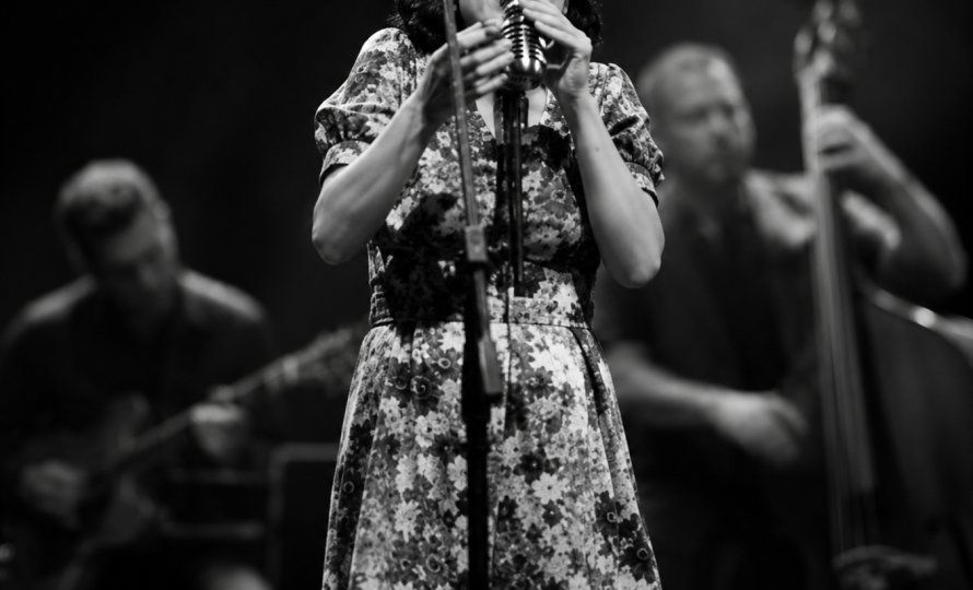 Mónica Acevedo. Cuerpos frágiles, voces eternas