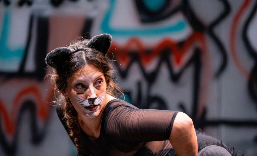 Compañía de danza Fernando Hurtado: «La vida perra de Ángel (Historias de supervivientes)» para centros educativos