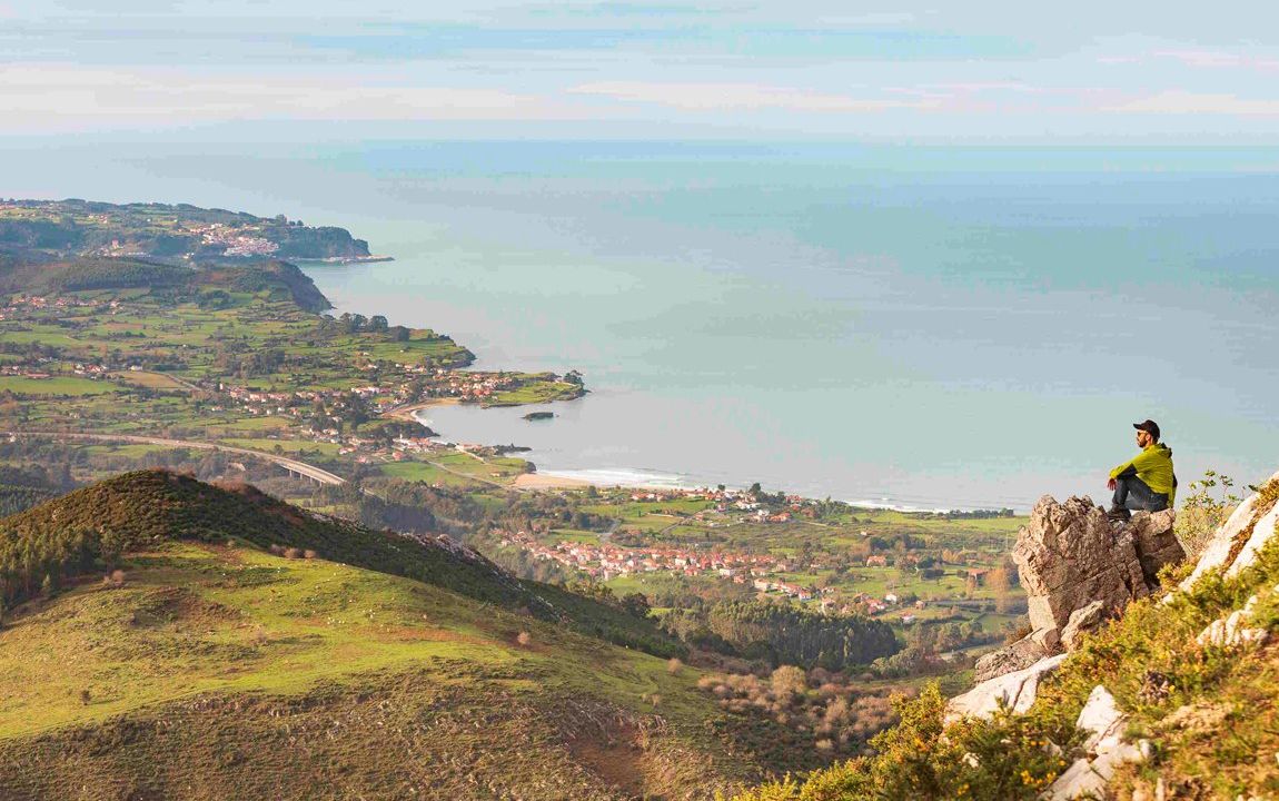 Itinerarios por el Patrimonio: Caravia (Ruta senderista de la Espasa a Morís con parada en Duesos y visita a Prado)