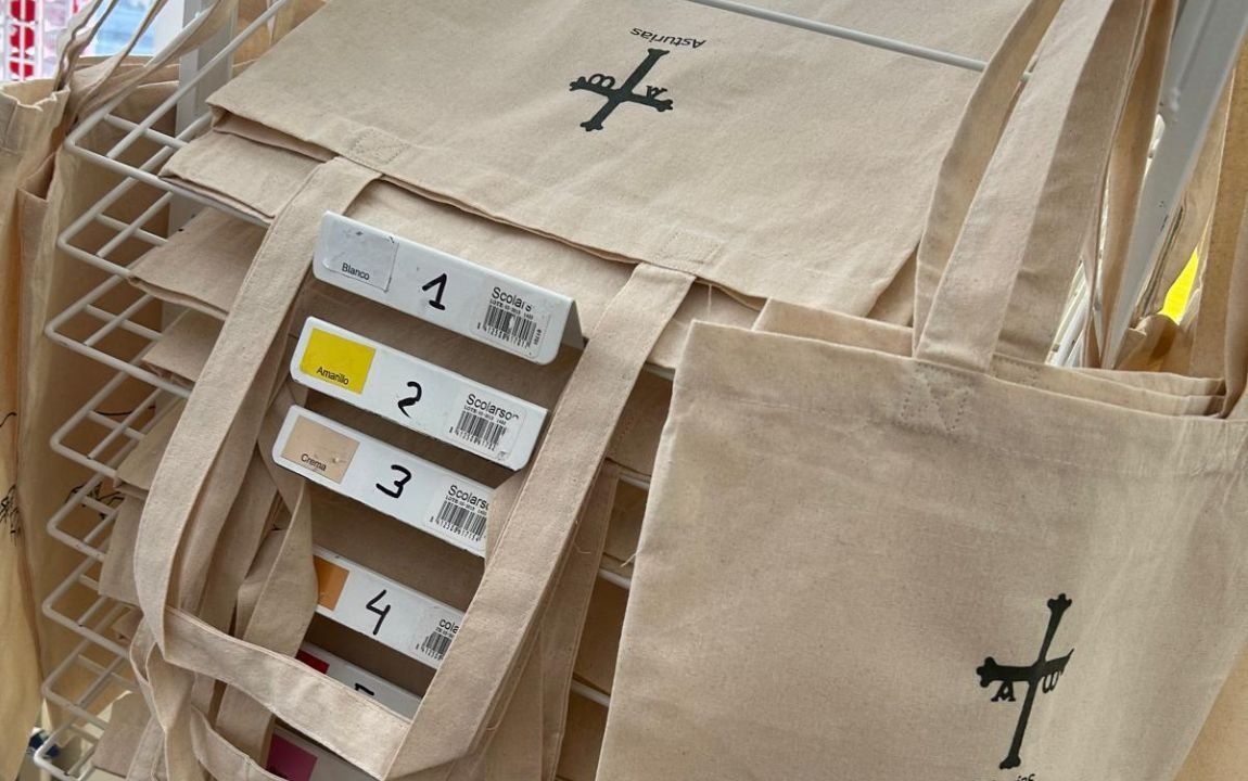 Sí Sí Sidra: Puntu d’Estampación Sidreru de tote bags de Sandra Fernández Sarasola