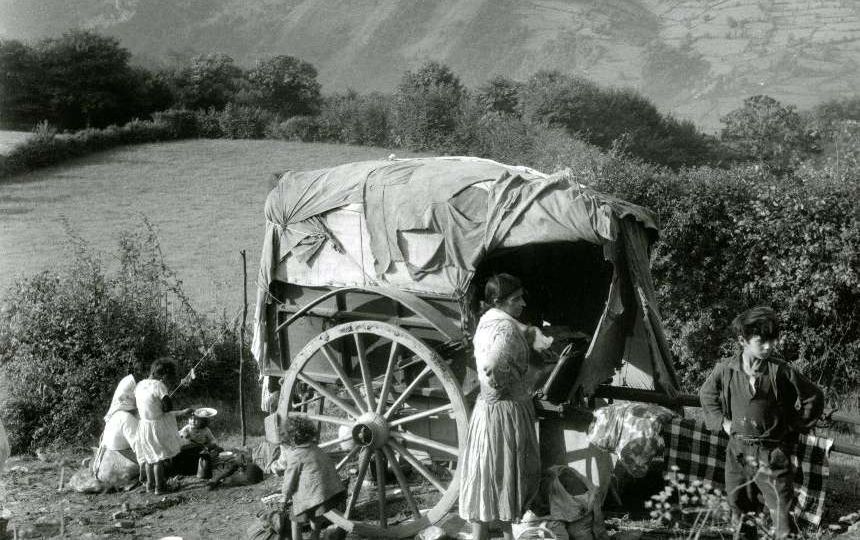 Vidas de un mismo tiempo. Fotografía social de Mario Pascual