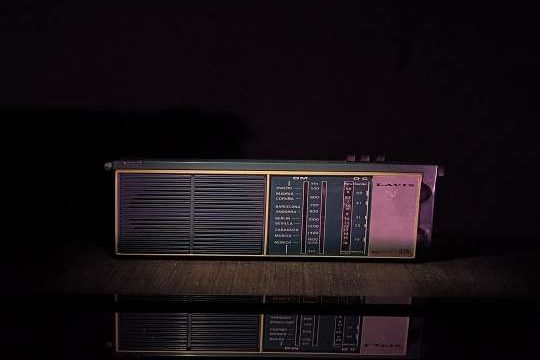 Instalación. Ficción sonora. Cápsula radio: «La tercera luz»