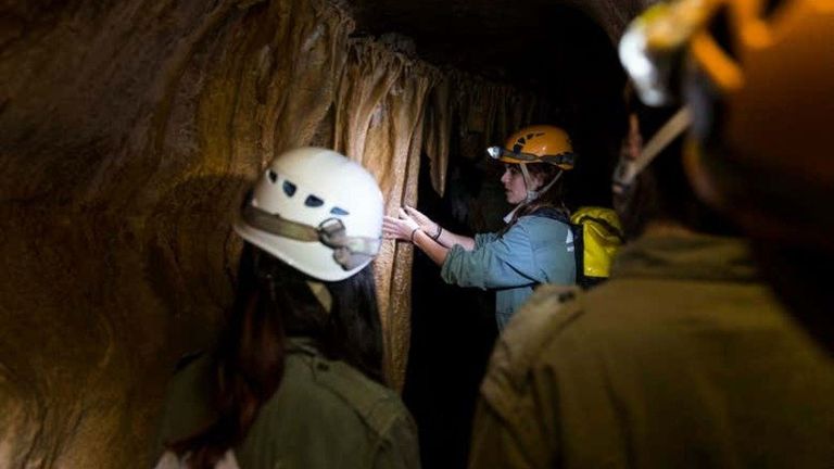 Espeleología en las cuevas de los Picos de Europa