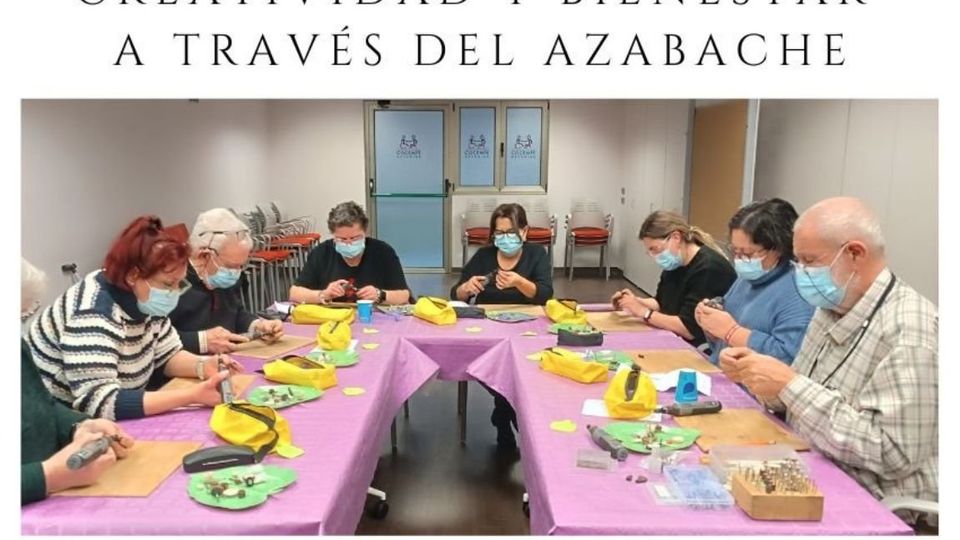 Creatividad y bienestar a través del azabache
