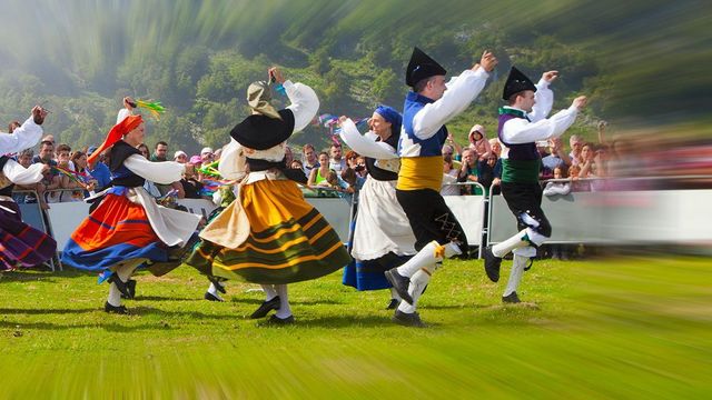 Fiestas del Avellano 2026 en Pola de Allande: una semana grande con cerveza, peñas, tradición y verbena
