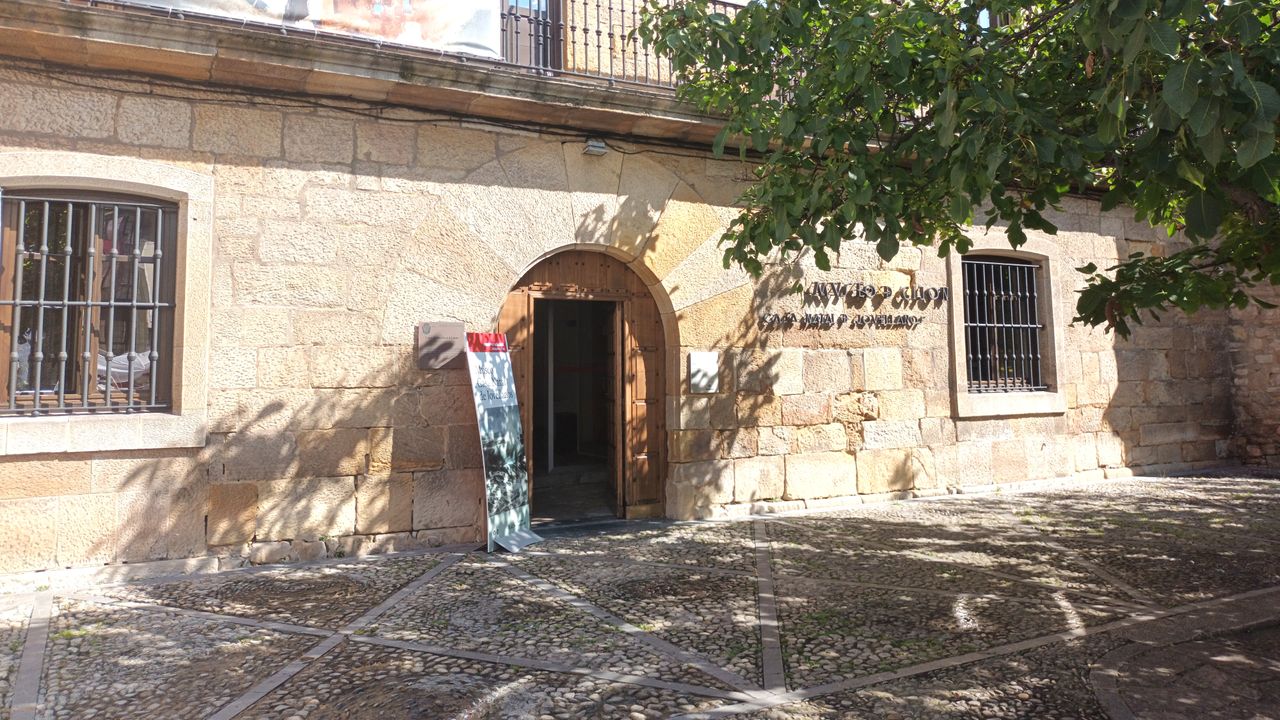 Fragmentos del tiempo: la visita teatralizada que revive la historia de Gijón